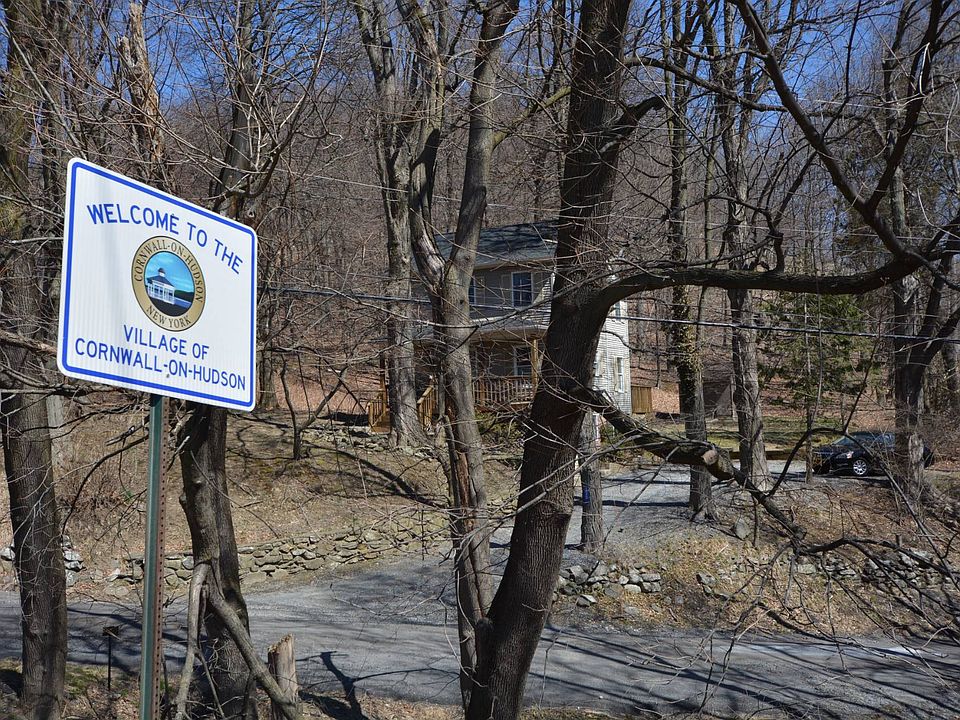 1st image of 335 Mountain Rd