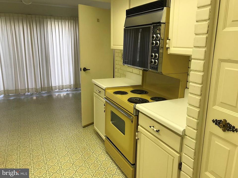 1st image of 10300 Bushman Dr APT 103