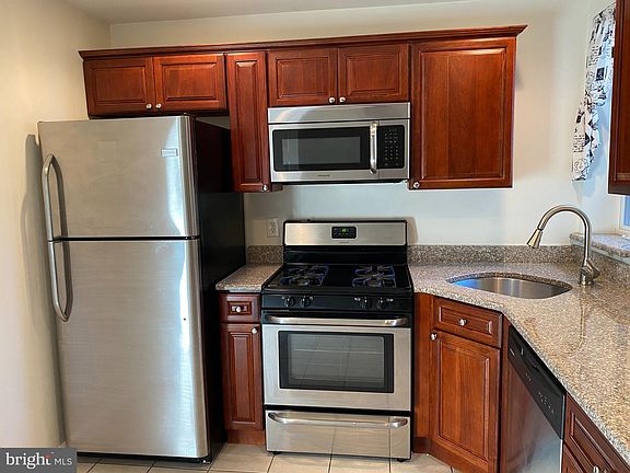 3rd image of 2031 Snyder Ave Floor 2