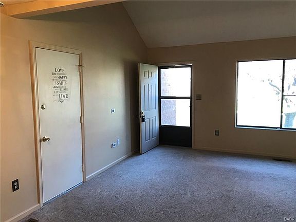 3rd image of 139 Candle Ct