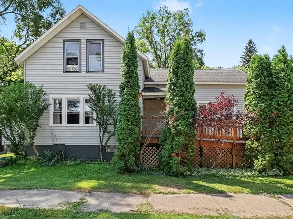 263 10th St, Manistee, MI 49660