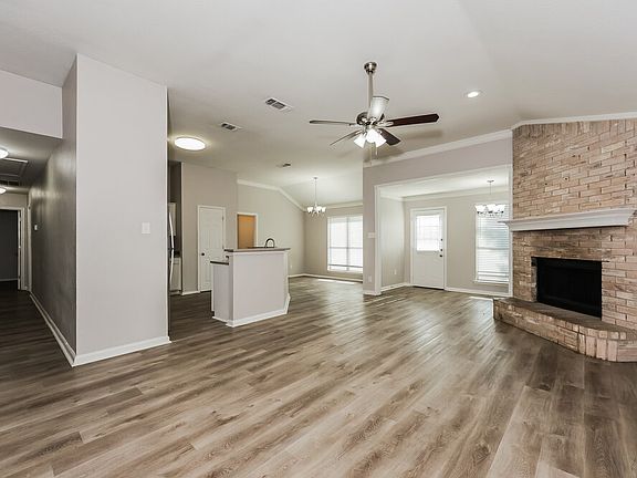 4th image of 721 S Highland Dr