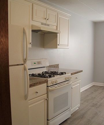 3rd image of 100 N Lincoln Ln APT 1D