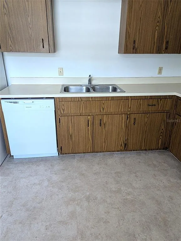 2 bed, 1.0 bath, 897 sqft, $1,300 — Photo 4