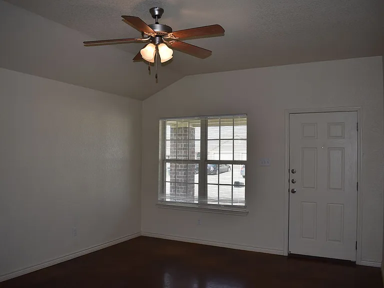 205 Coby Dr — Photo 16