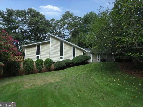 2079 Silversmith Ln, Stone Mountain, GA 30087
