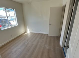 933 W 7th St APT B, Corona, CA 92882