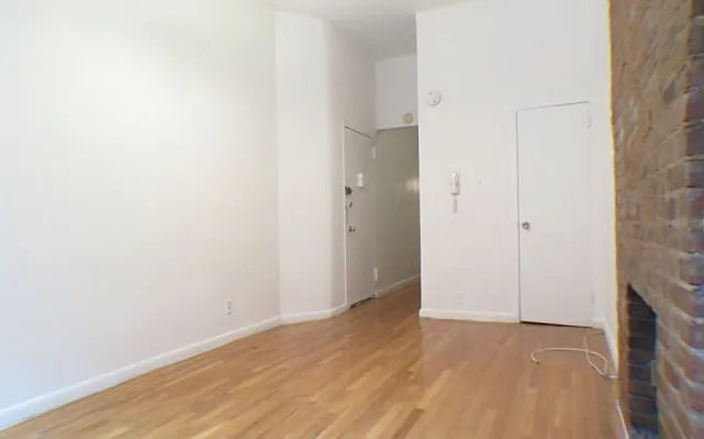 Rented by Glasser Realty LLC | media 4