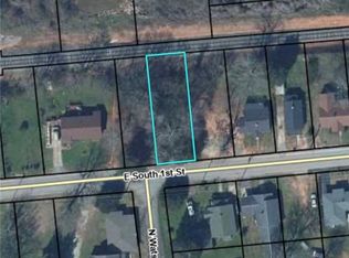 121 E South 1st St, Seneca, SC 29678