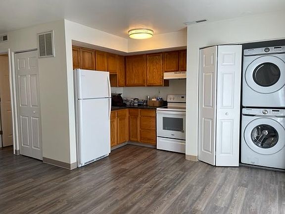 2nd image of 137 Grand Dr