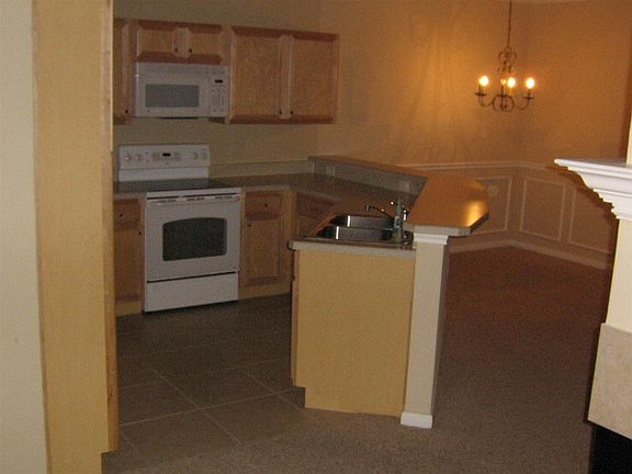 3rd image of 140 Old Town Pkwy Unit 3305