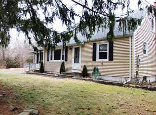 2 Lox Ln, Enfield, CT 06082