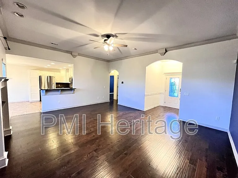 206 Peyton St — Photo 6