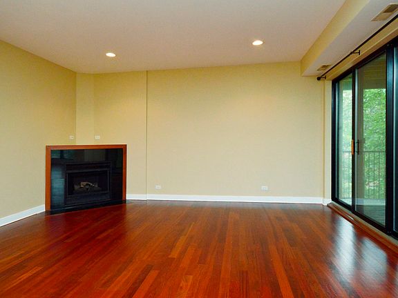 3rd image of 2306 W Touhy Ave #P-8