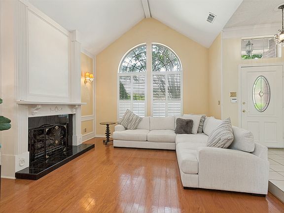 2nd image of 4055 Seabury Dr