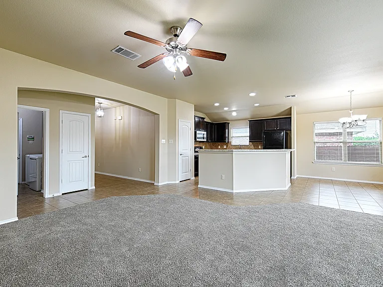 1213 Lambert Dr — Photo 9