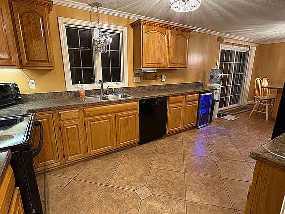3rd image of 8 Palma Ln