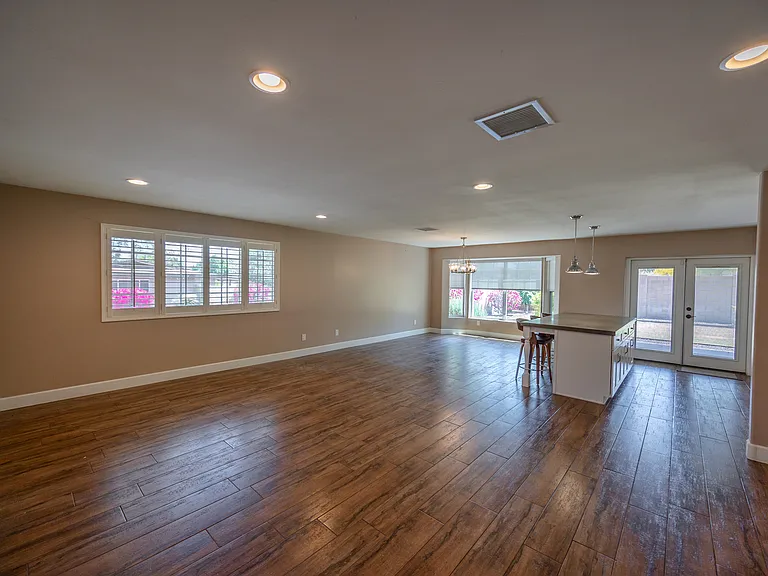 9059 N Arroya Vista Dr — Photo 2