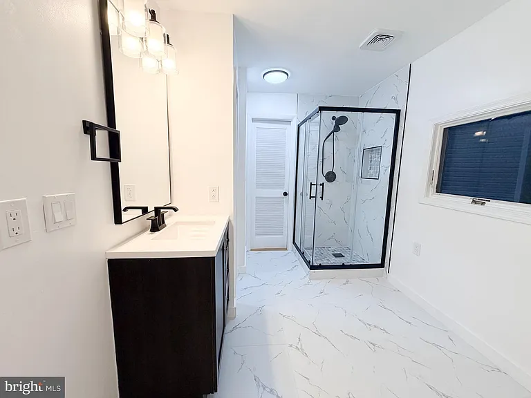 26B Jefferson Dr — Photo 13