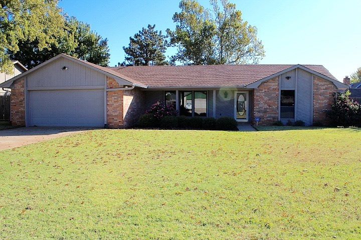 1st image of 904 Jami Ln