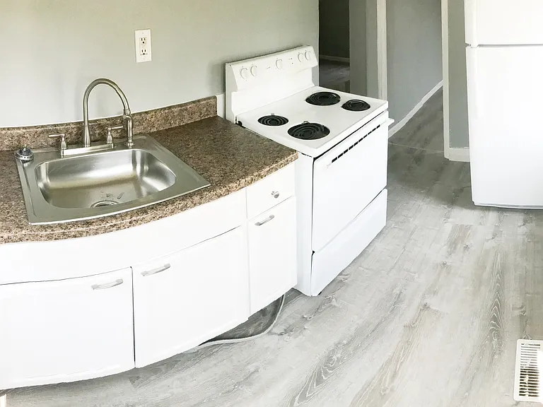 9964 Meadow Ave — Photo 4