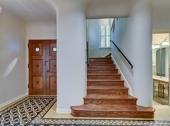 3rd image of 614 E Olmos Dr