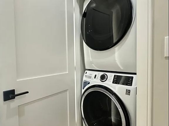 4th image of 294 Princeton St #2