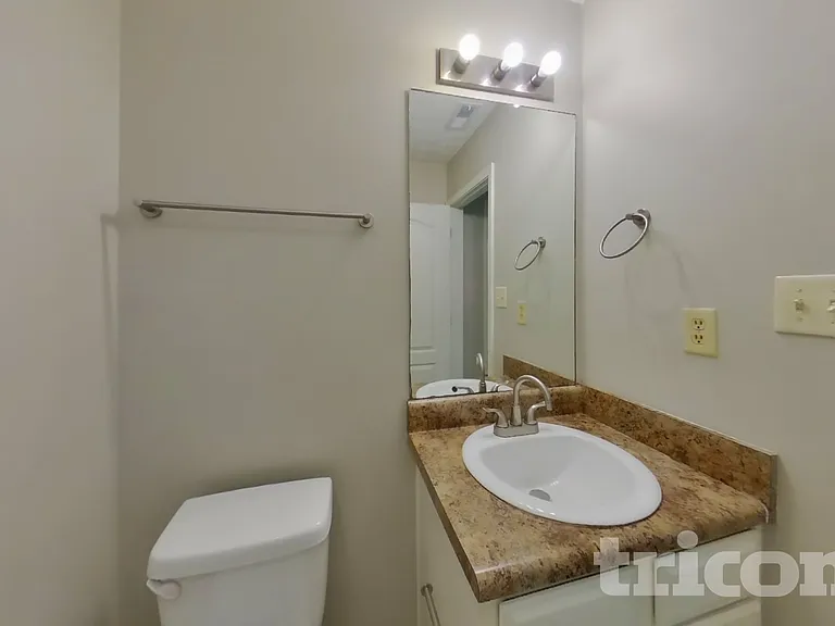 1030 Weatherwood Pl — Photo 7