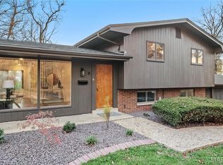 8 Hanley Dr, Belleville, IL 62226