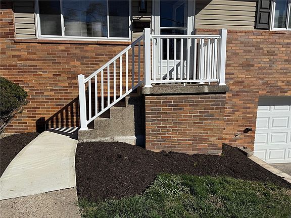 4th image of 126 Yosemite Dr