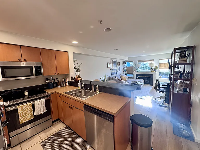 3919 Latona Ave NE #101 — Photo 5