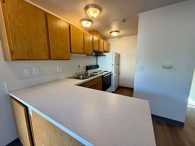 Westwood Park Apartments — Photo 2