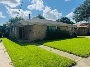 69 Woodlawn Ave, Metairie, LA 70001