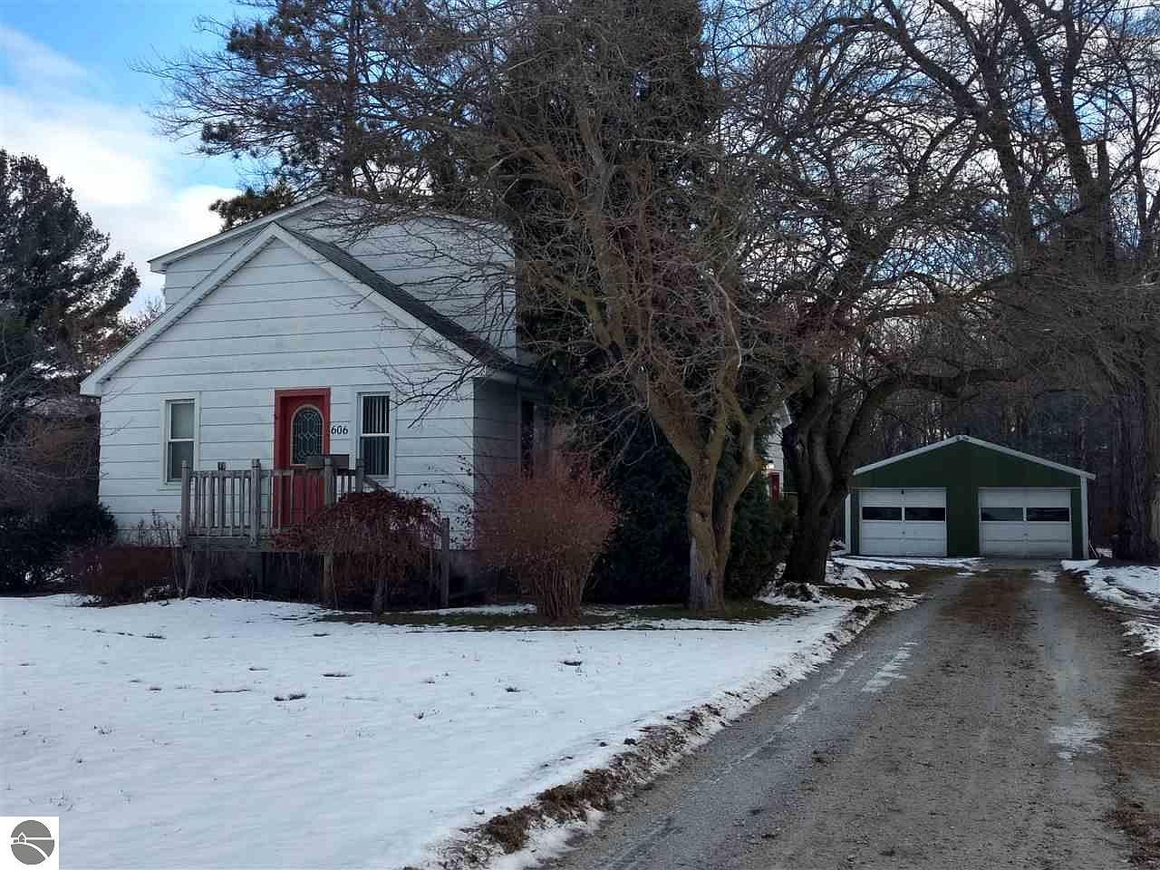 606 N Court St, Au Gres, MI 48703 Zillow