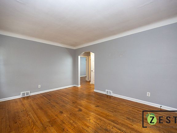 5th image of 18232 Grandville Ave