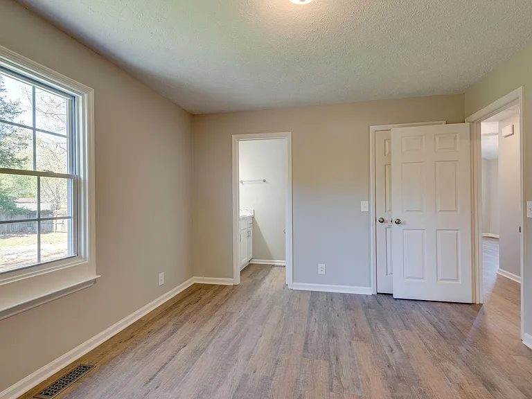4908 Deerhaven Dr — Photo 17