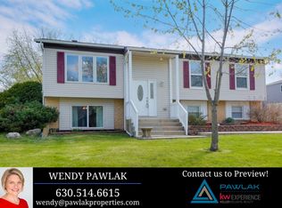 348 Sherwood Ct, Bolingbrook, IL 60440