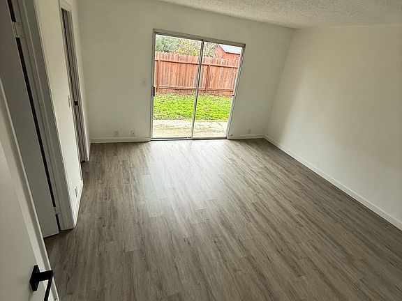 4th image of 8940 Mountain Dr