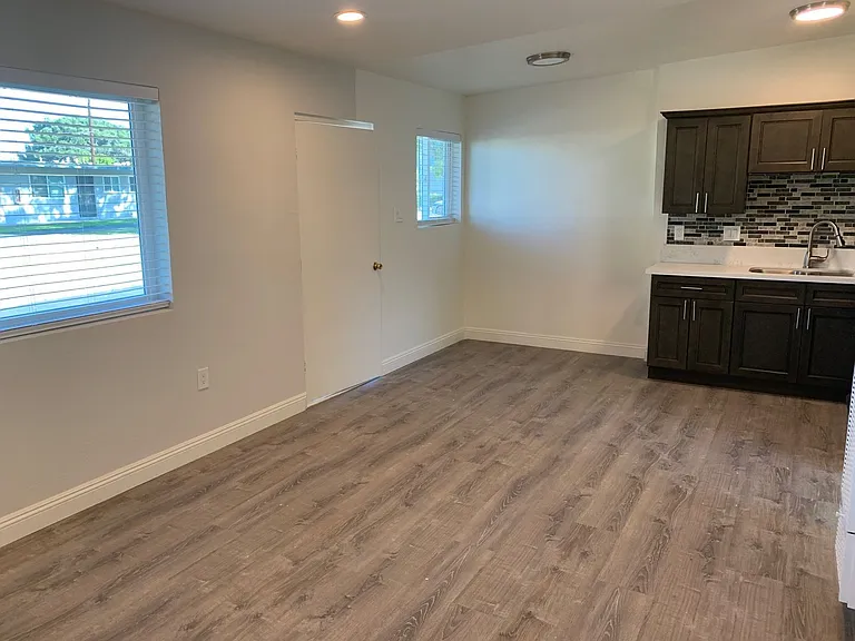 7800 Athens Circle — Photo 5