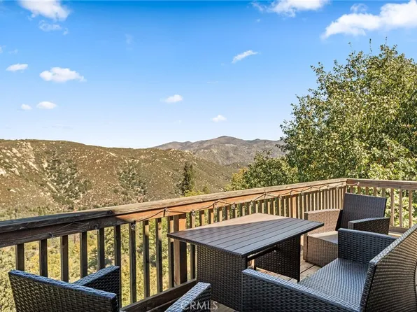 30008 Hickory Dr, Cedar Glen, CA 92321