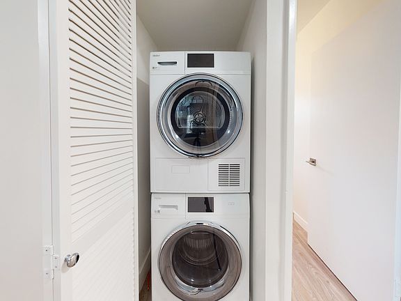 5th image of 400 N Los Robles Ave APT 10