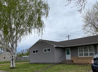 507 S 3rd St, Menno, SD 57045