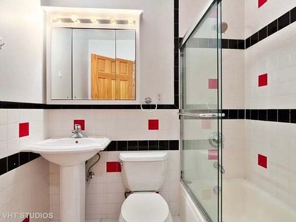 5th image of 607 W Wrightwood Ave APT 707