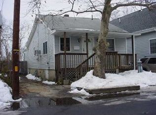 19 Bayshore Ave, Laurence Harbor, NJ