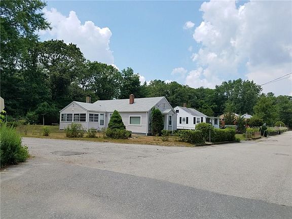 Exterior Large Corner Lot In Beautiful & Quiet Neighborhood.