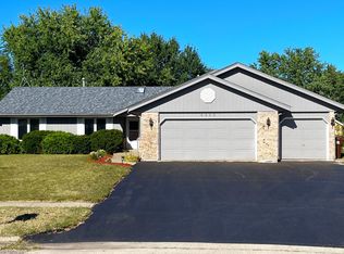 8523 Bunting Ct, Machesney Park, IL 61115