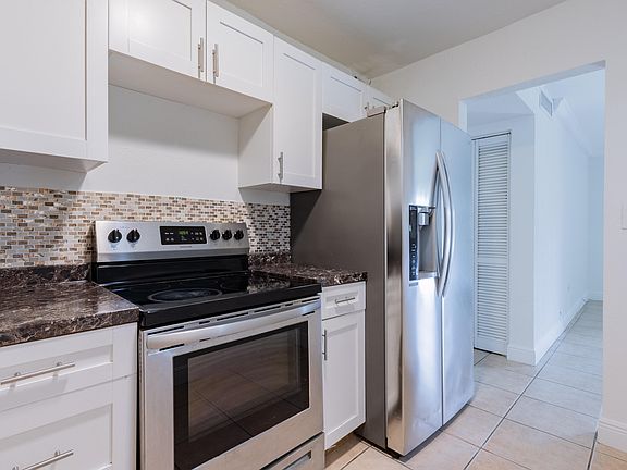 2nd image of 9459 SW 76th St APT R8