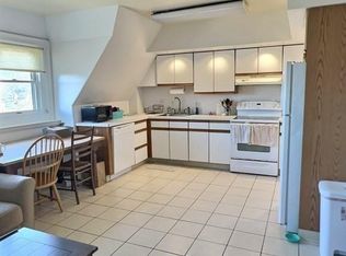 25 Garrison Rd #3R, Brookline, MA 02445