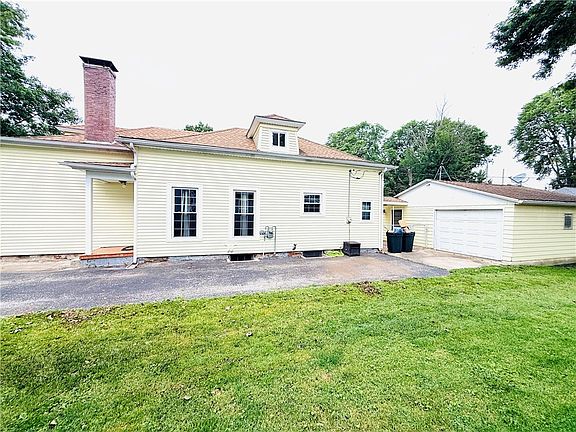 3rd image of 104 Gilbert St