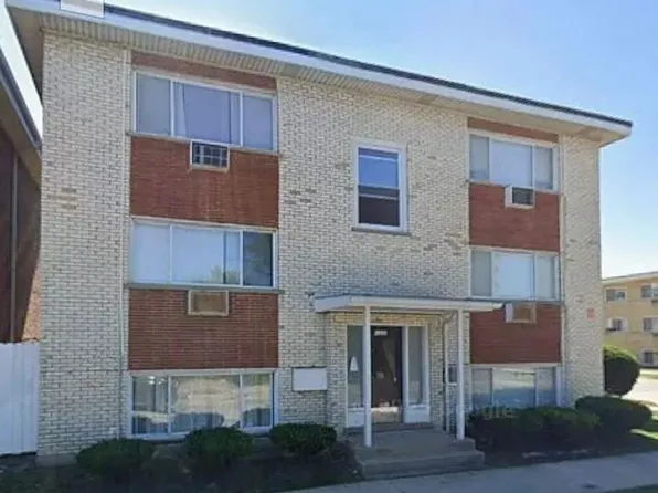 1322 Bataan Dr #Gw, Broadview, IL 60155